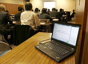 青森県博物館大会にて実証実験中